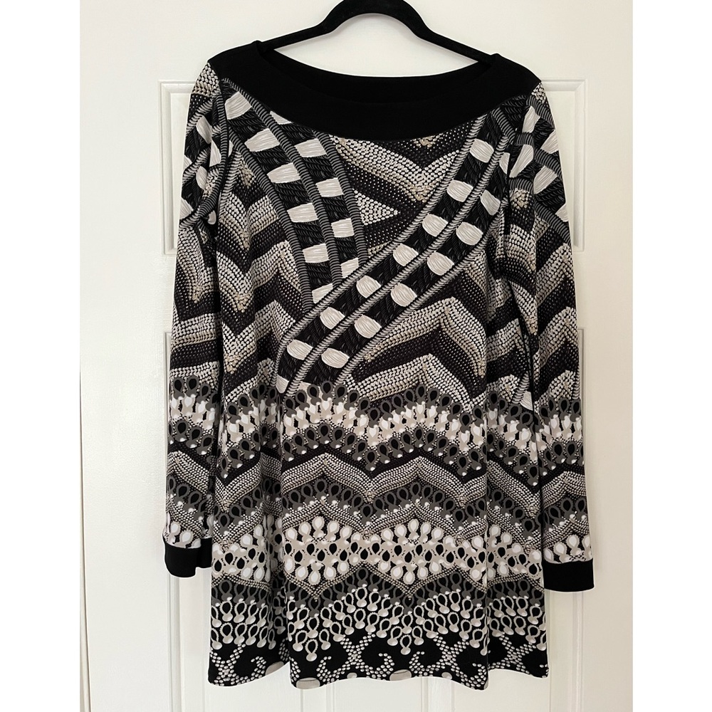 Eva Varro Tunic